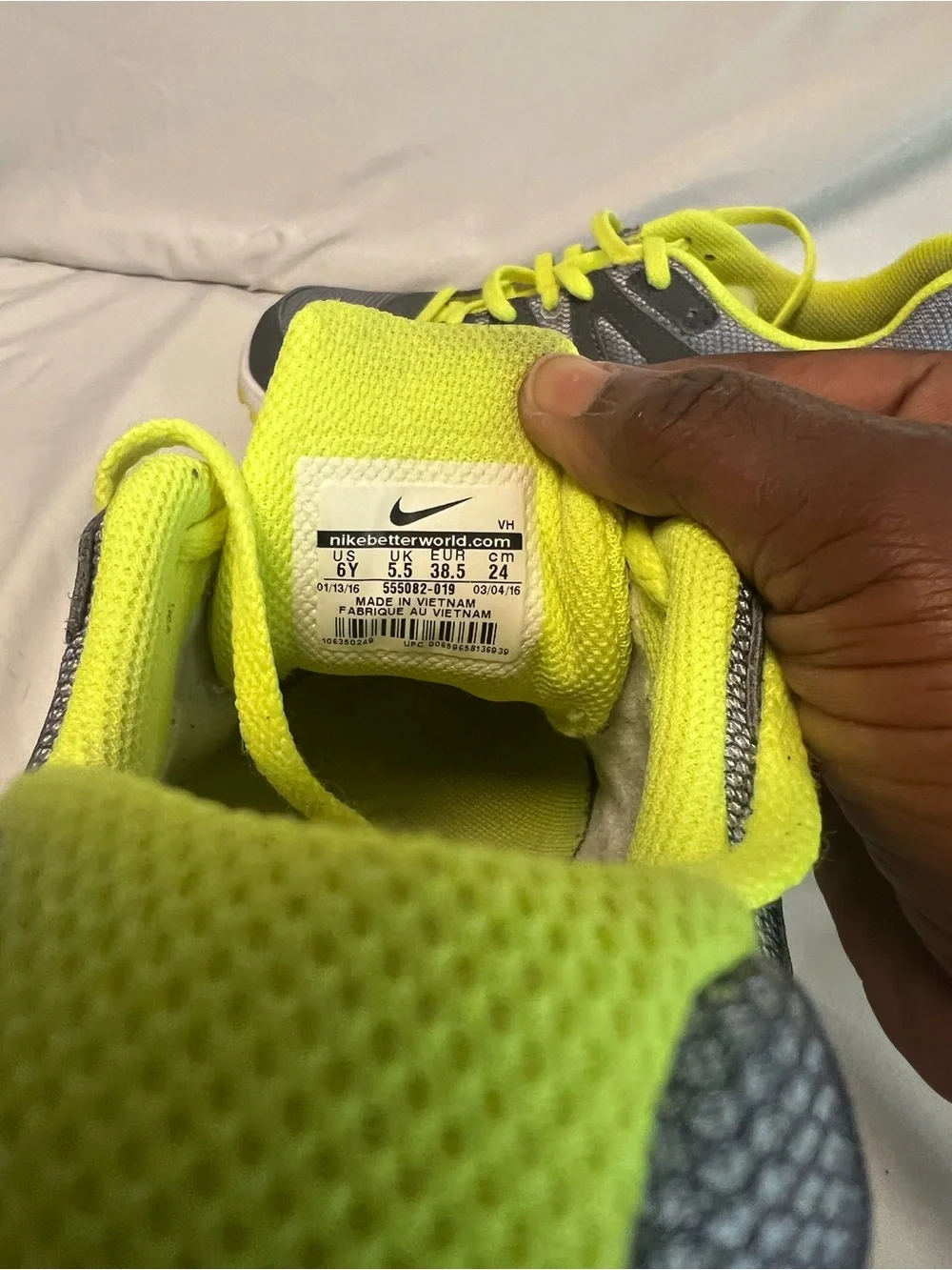 Nike Revolution 2 Youth Sneakers Sz 6Y